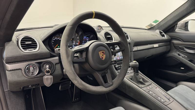 Porsche 718 Cayman GT4 RS Pack Weissach