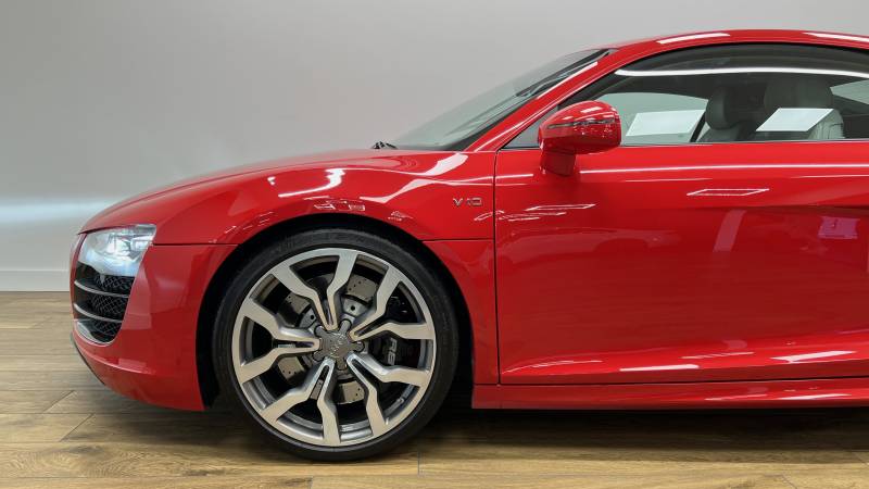 Audi R8 V 10 Coupé 5.2 FSI 525 ch Quattro R-Tronic