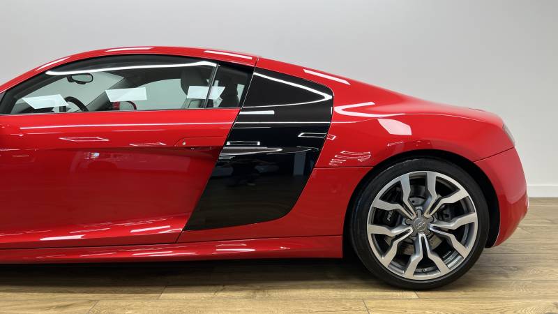 Audi R8 V 10 Coupé 5.2 FSI 525 ch Quattro R-Tronic