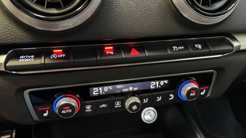 Audi S3 Berline 2.0 310 ch Quattro S-tronic bleu essence à Lyon