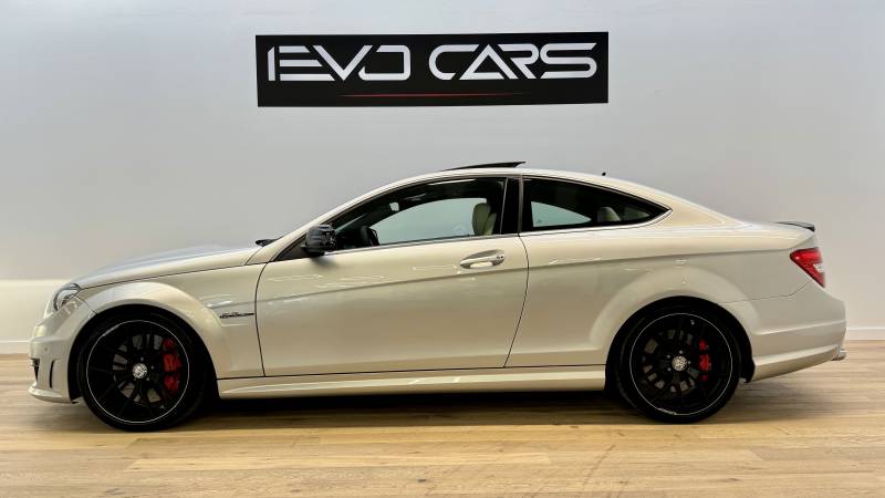 Mercedes-Benz Classe C 63 C63 AMG Édition 507