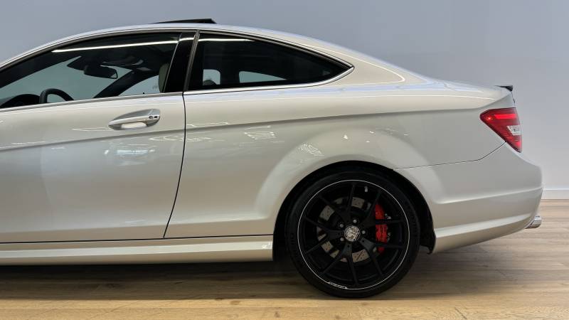 Mercedes-Benz Classe C 63 C63 AMG Édition 507