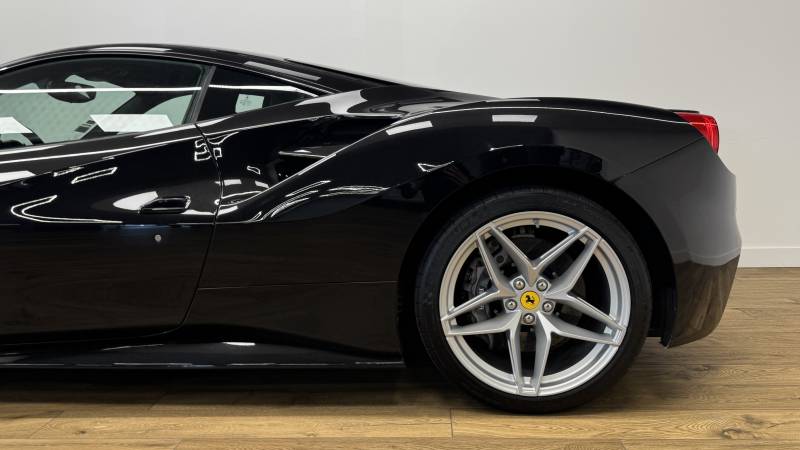 Ferrari 488 GTB COUPE 3.9 T 670 CH