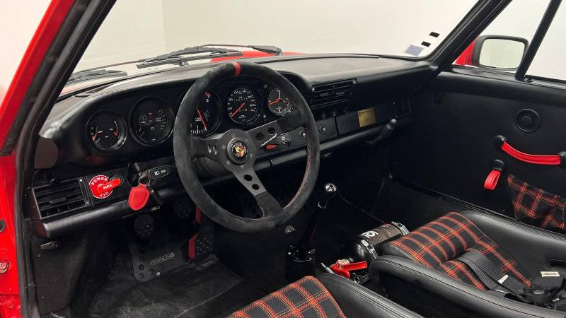 Porsche 911 Carrera 3.2 Coupé 231ch BVM5 / VHC / Préparation unique