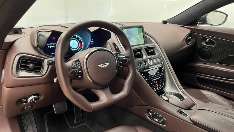 Aston Martin DBS Superlegerra V12 725ch